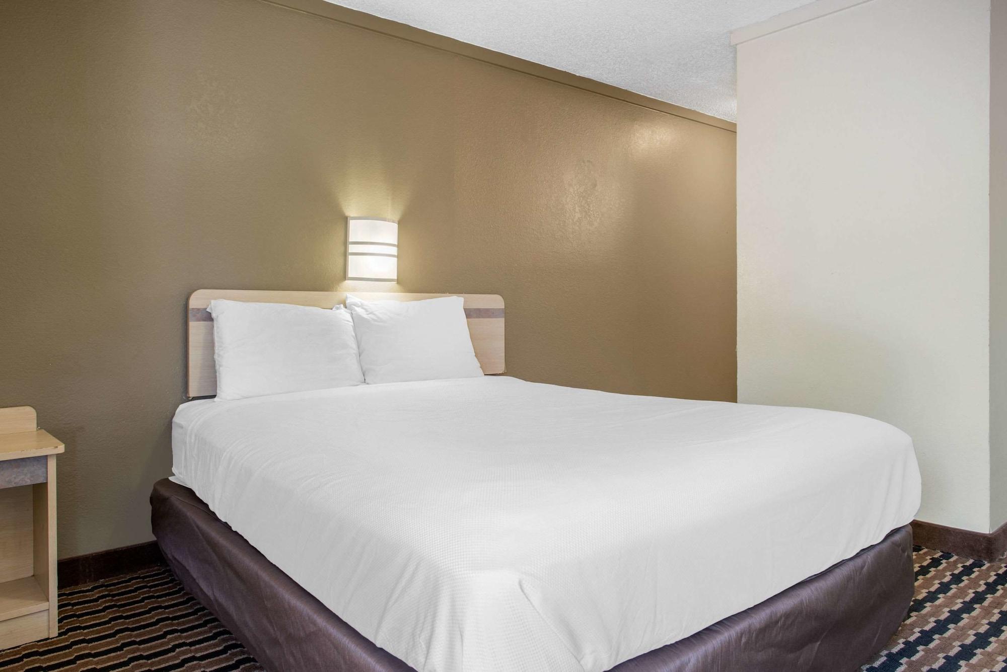 Rodeway Inn Sharonville Esterno foto