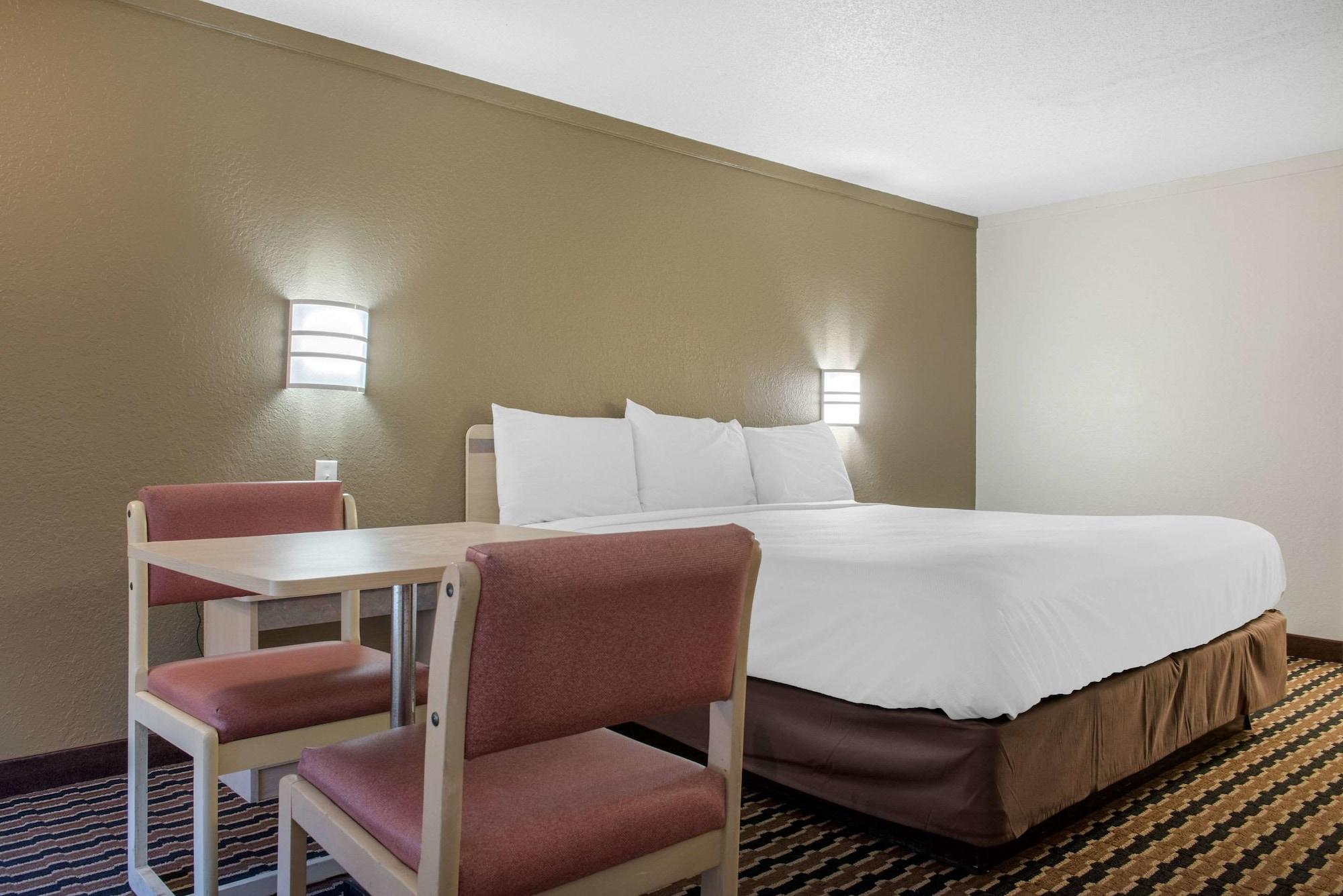 Rodeway Inn Sharonville Esterno foto