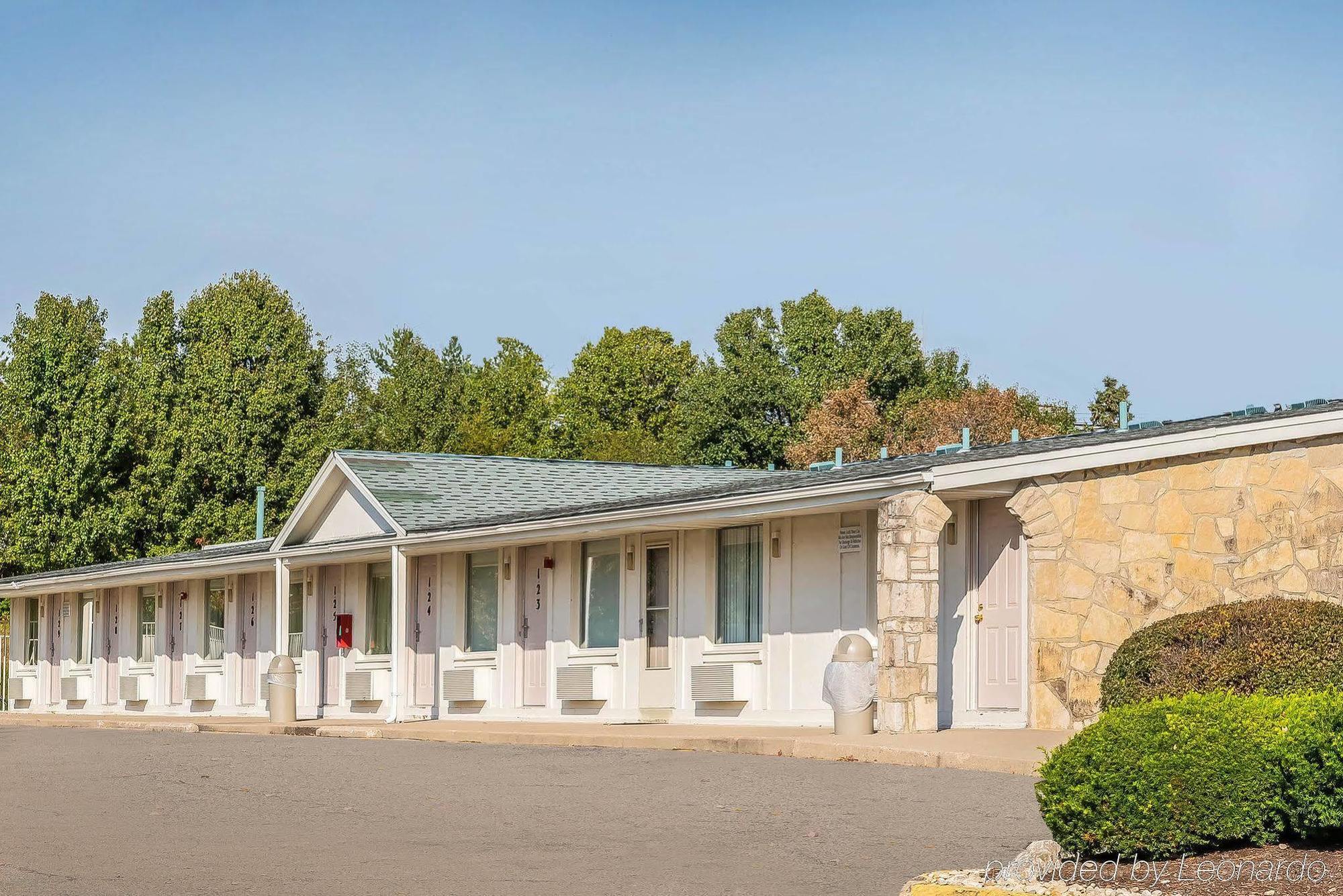 Rodeway Inn Sharonville Esterno foto