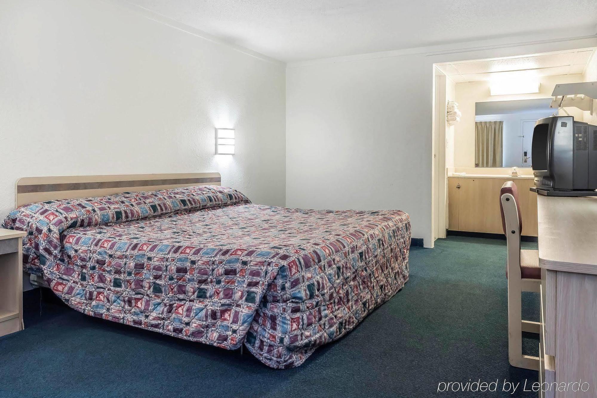 Rodeway Inn Sharonville Esterno foto