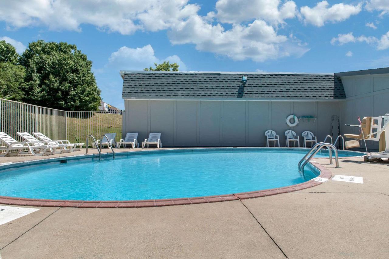 Rodeway Inn Sharonville Esterno foto